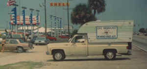 WWKO_Service Truck2.jpg (56452 bytes)