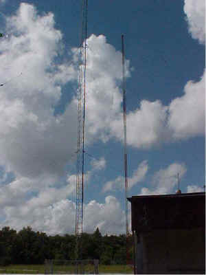 towers1.jpg (26448 bytes)